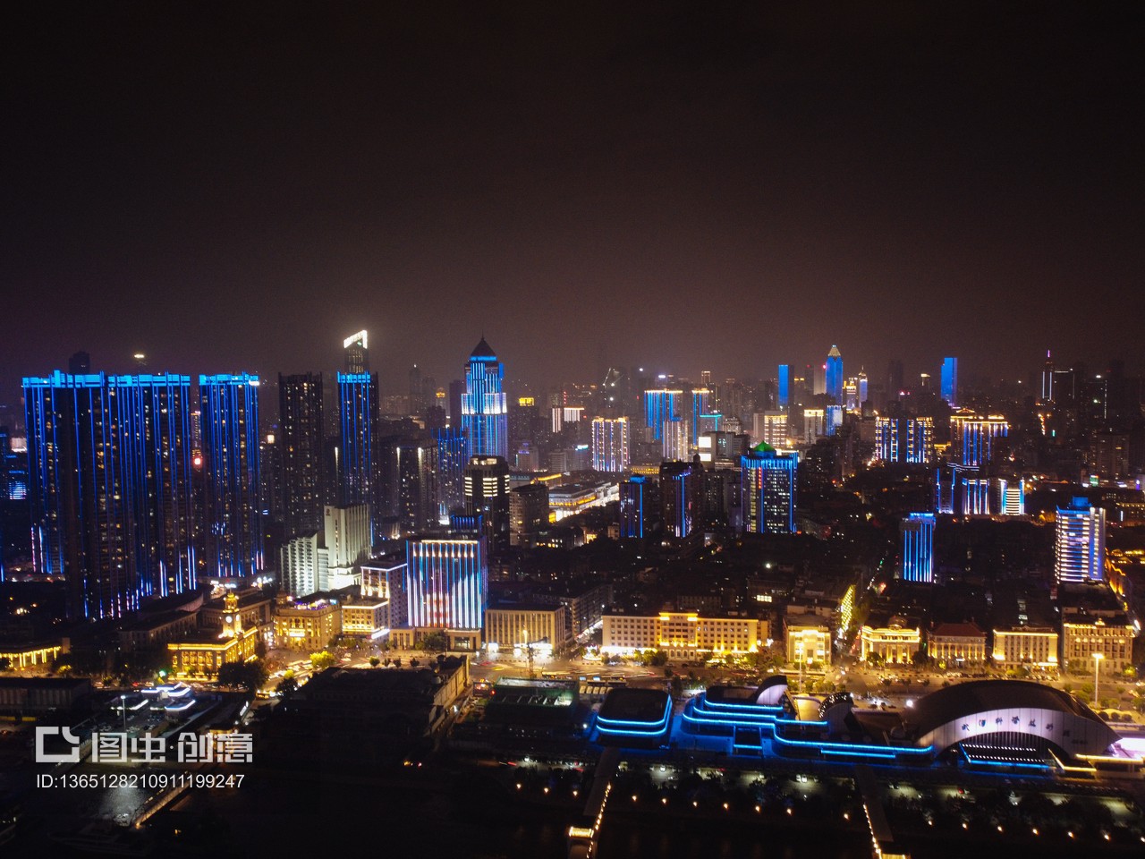 武漢市 江岸區(qū) 江灘大道 沿江大道 燈光秀 江漢門 夜景 五福廣場